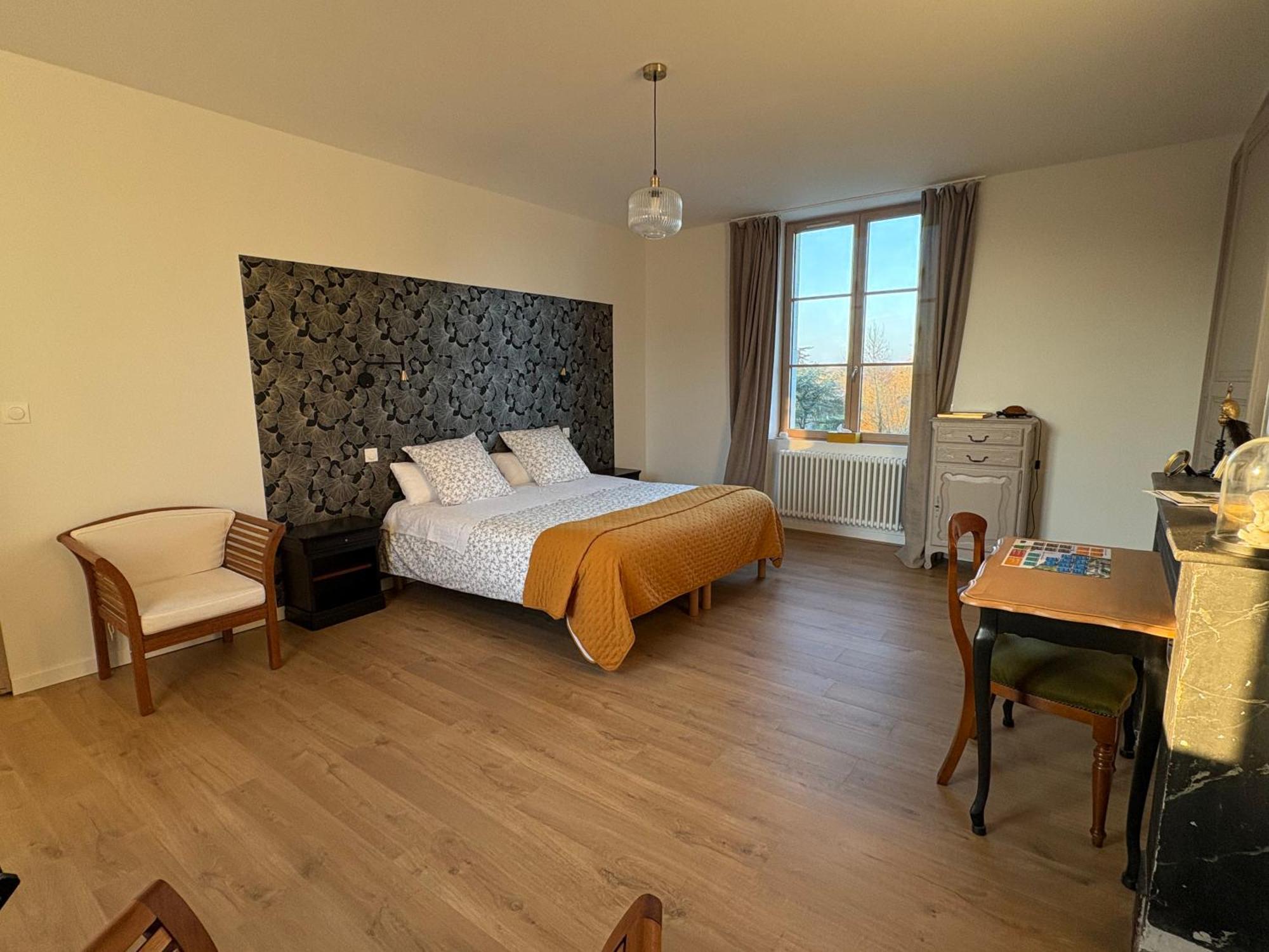 La Demeure De L'aubance Bed & Breakfast
